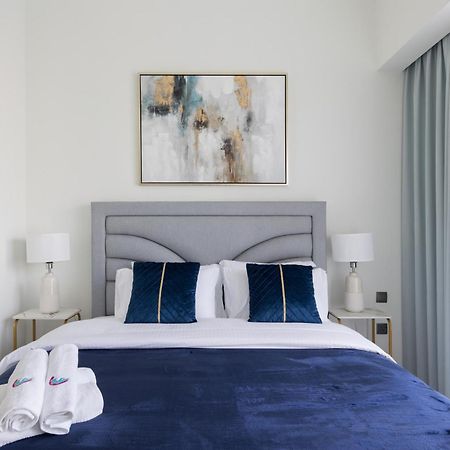 Spacious 3Br Plus Maids Burj Khalifa View دبي المظهر الخارجي الصورة