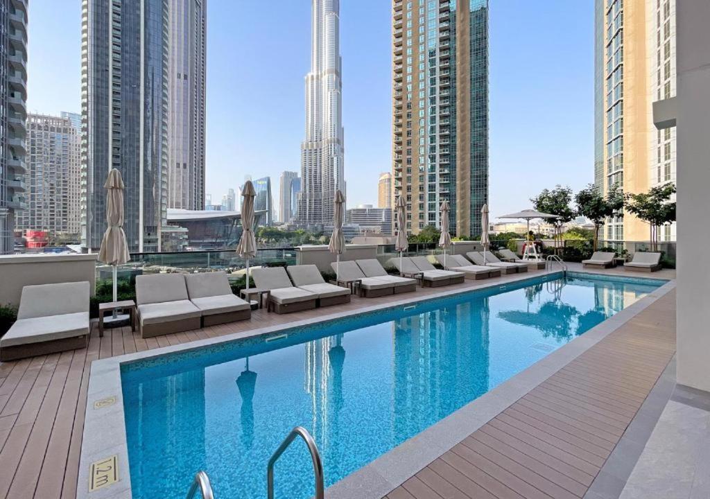 Spacious 3Br Plus Maids Burj Khalifa View دبي المظهر الخارجي الصورة