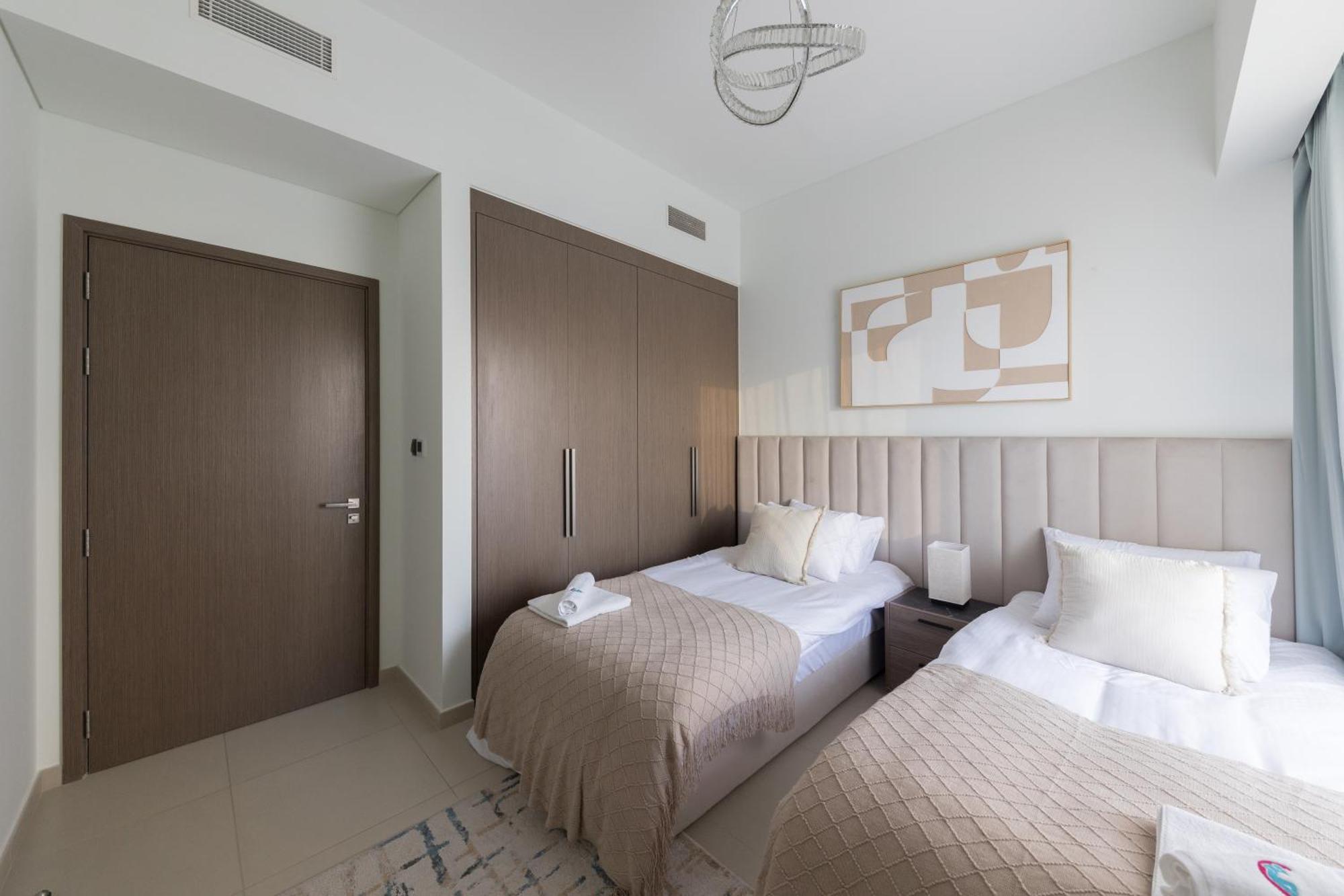 Spacious 3Br Plus Maids Burj Khalifa View دبي المظهر الخارجي الصورة